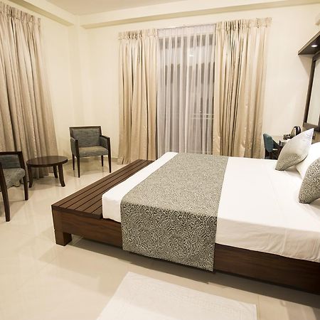 Grand 7 Hotel -Kesbewa Piliyandala Zewnętrze zdjęcie