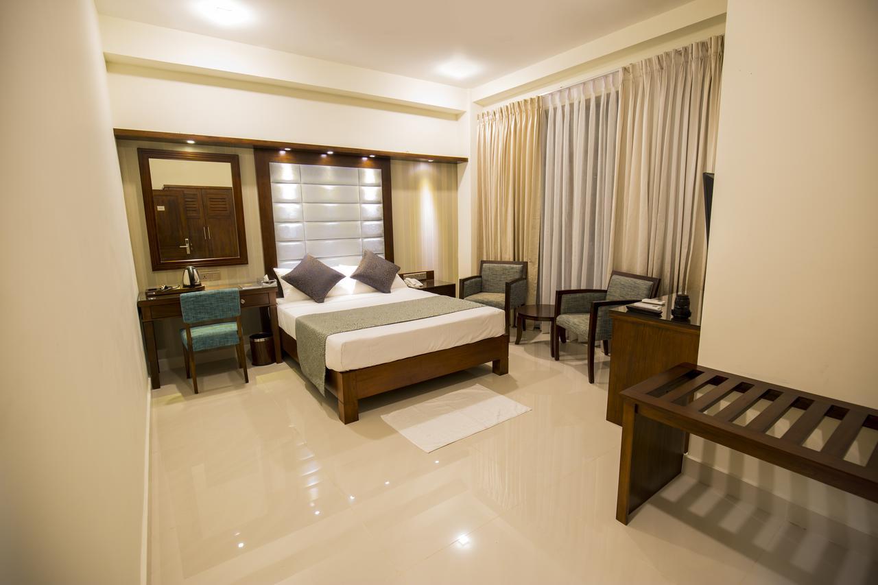 Grand 7 Hotel -Kesbewa Piliyandala Zewnętrze zdjęcie